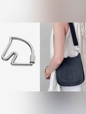 Silver Horse Head Keyring - Minimal Metal Keychain